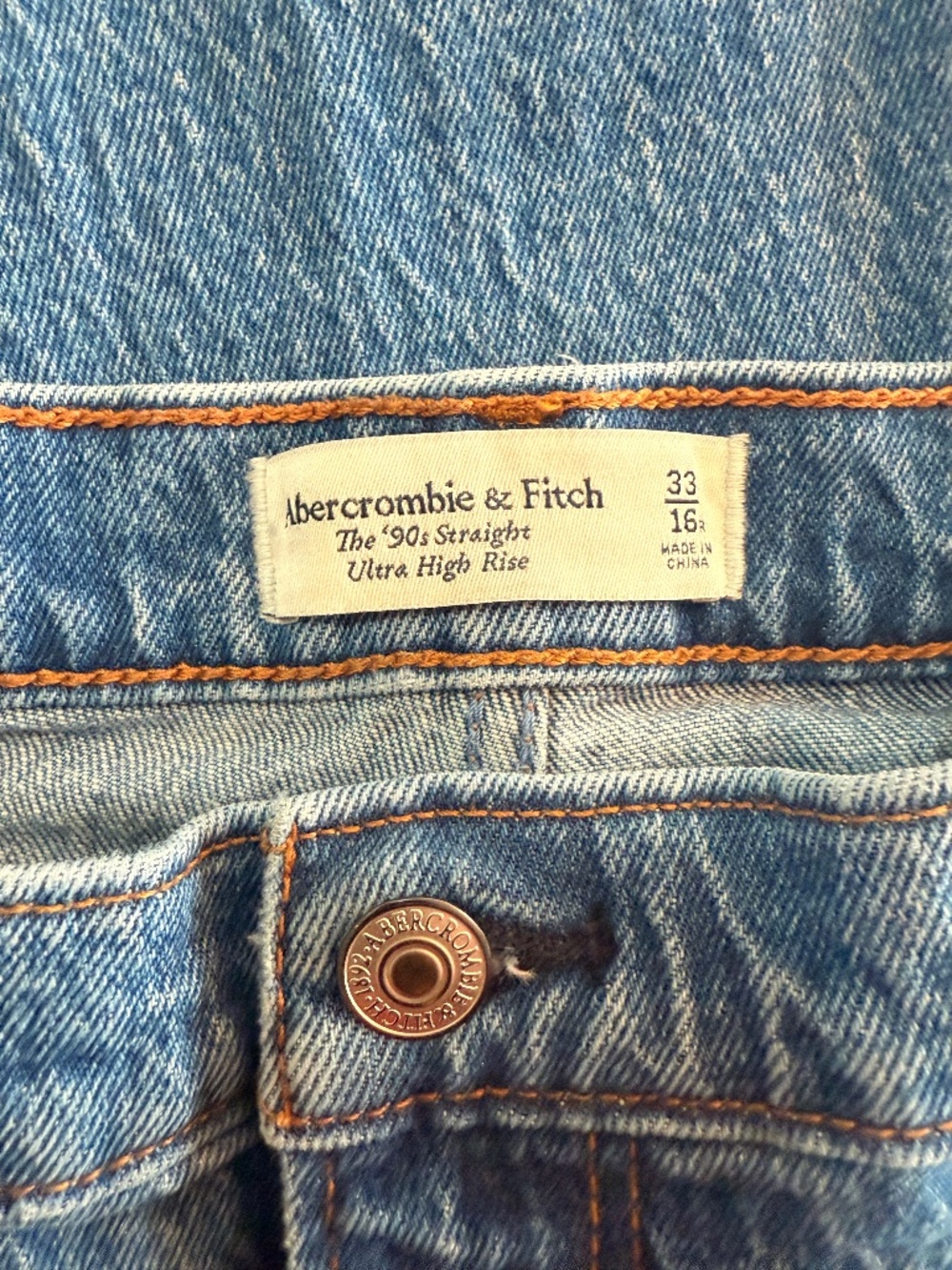 Abercrombie and Fitch 90s Street ultra high-rise size 33